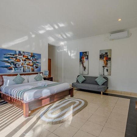 Villa Alleira Seminyak By Best Deals Asia Hospitality Buitenkant foto