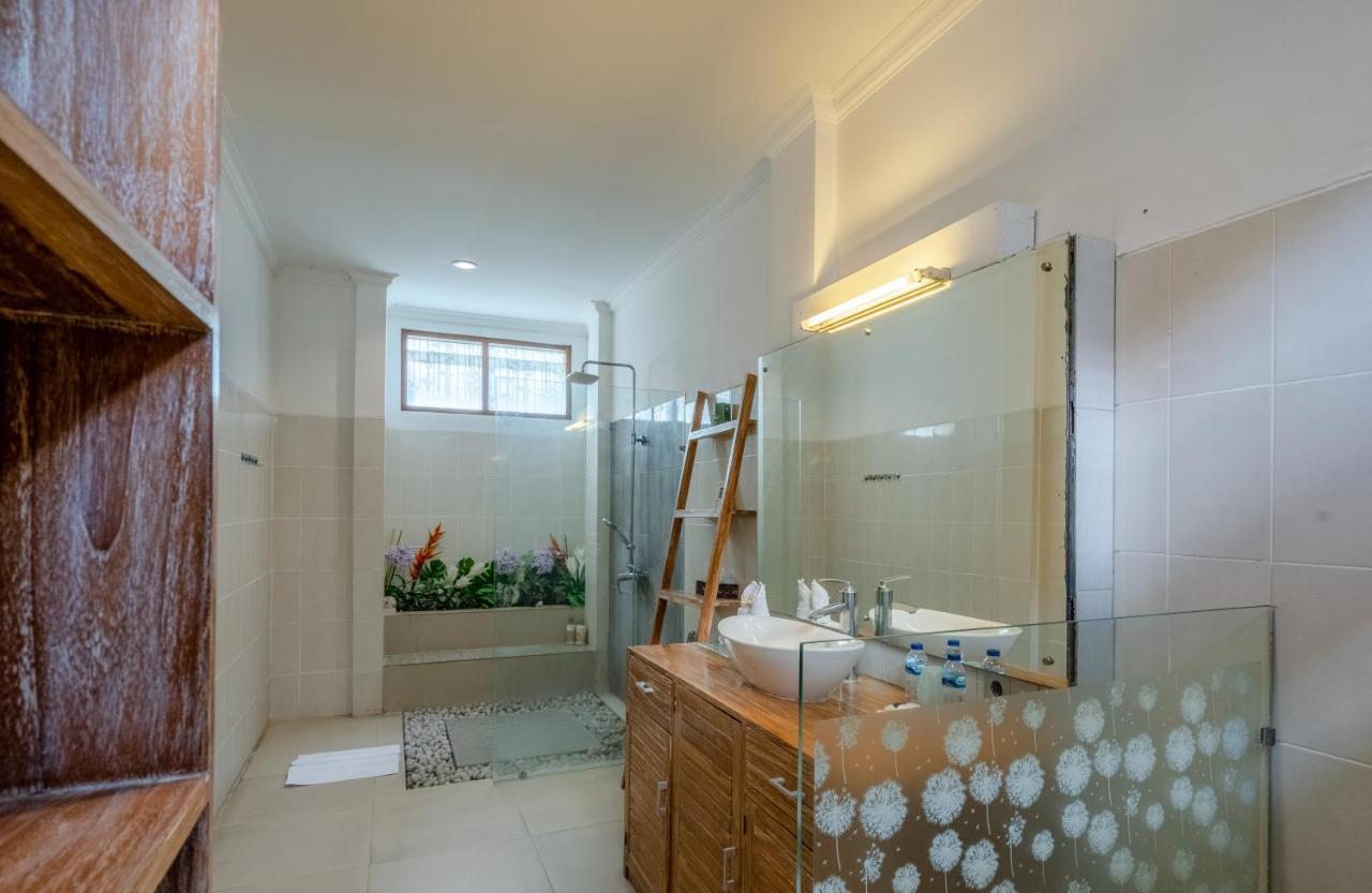 Villa Alleira Seminyak By Best Deals Asia Hospitality Buitenkant foto