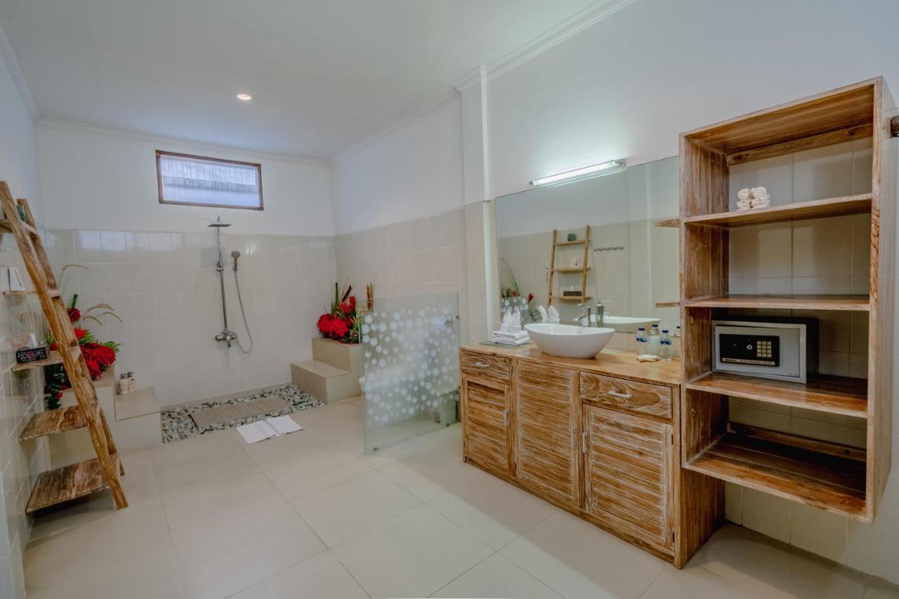 Villa Alleira Seminyak By Best Deals Asia Hospitality Buitenkant foto