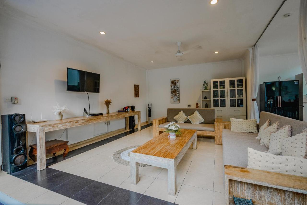 Villa Alleira Seminyak By Best Deals Asia Hospitality Buitenkant foto